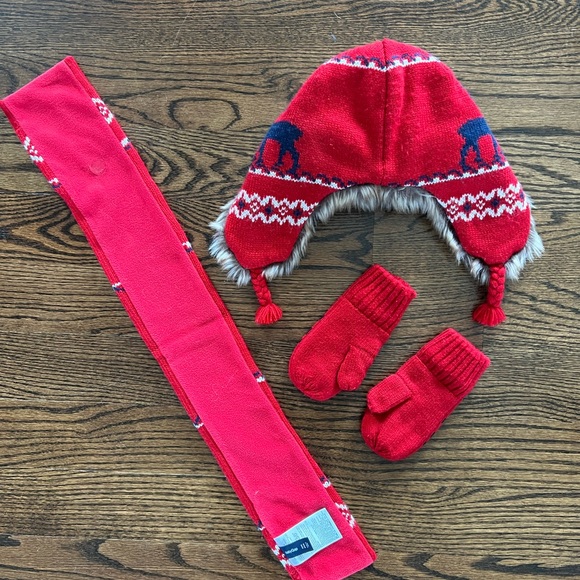 GAP KIDS HAT SET HAT GLOVES SCARF KNIT MITTENS REINDEER CHRISTMAS WINTER HAT SET - Picture 3 of 4
